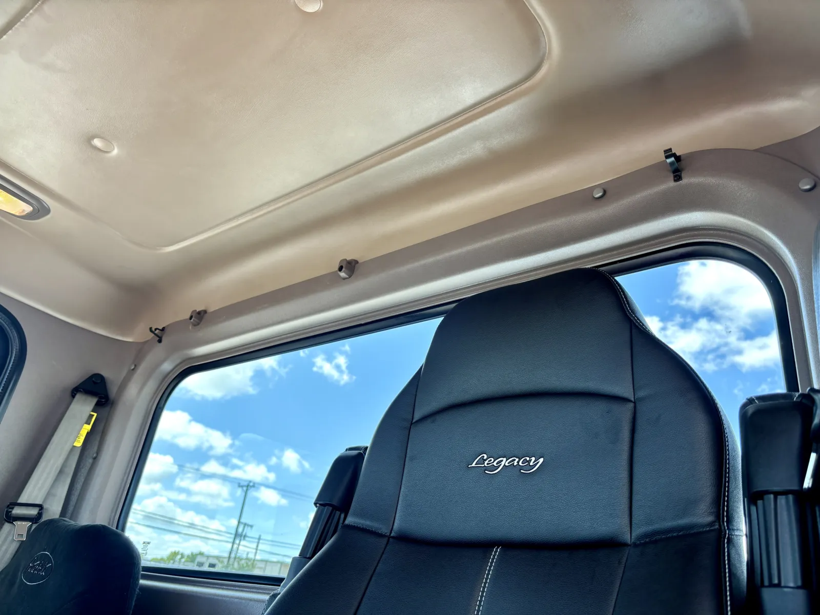 2015 Peterbilt 389 - image 20