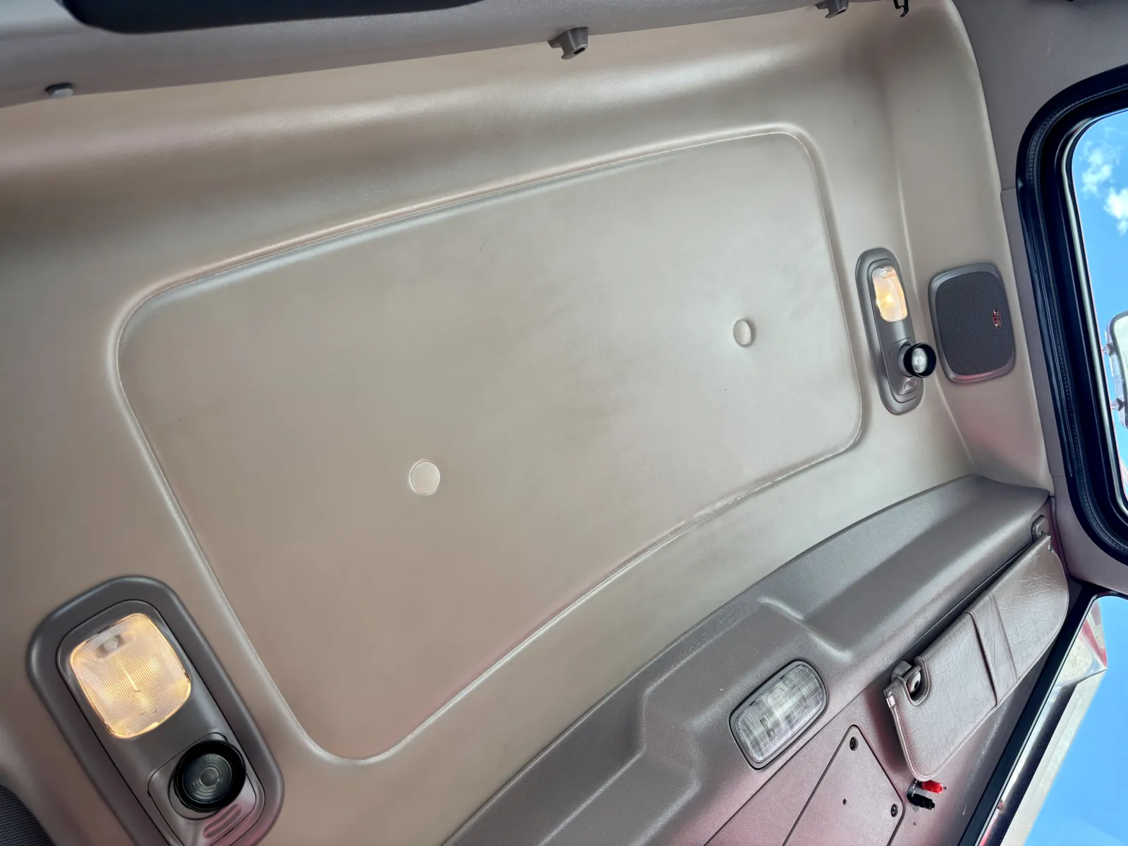 2015 Peterbilt 389 - image 21