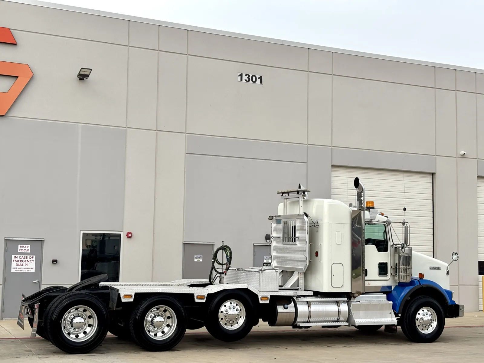 2016 Kenworth T800 - image 5