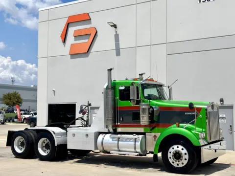 2003 KENWORTH W900 for sale in Hutchins, TX