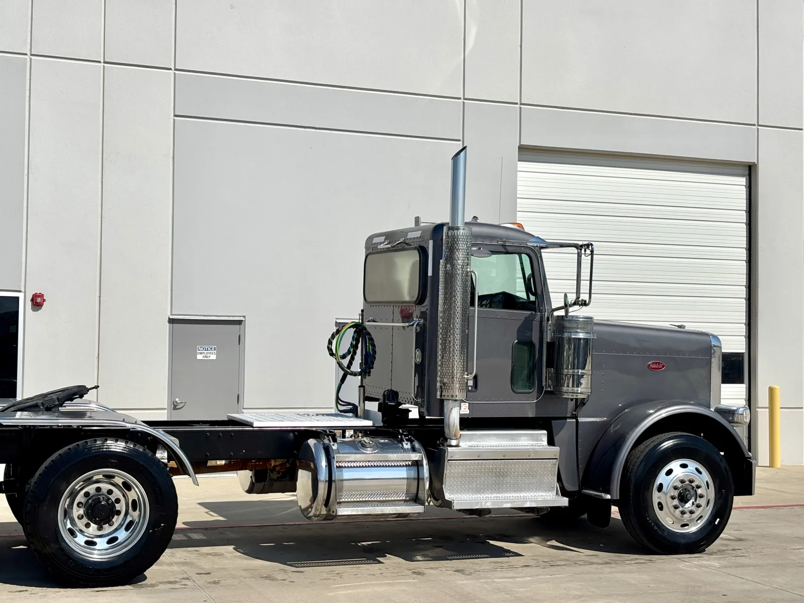 2022 Peterbilt 389 - image 7