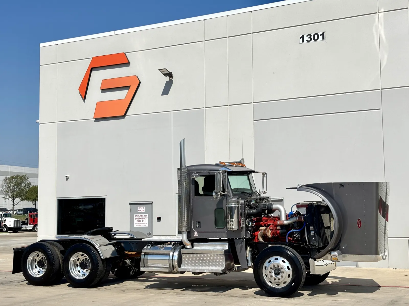 2022 Peterbilt 389 - image 9