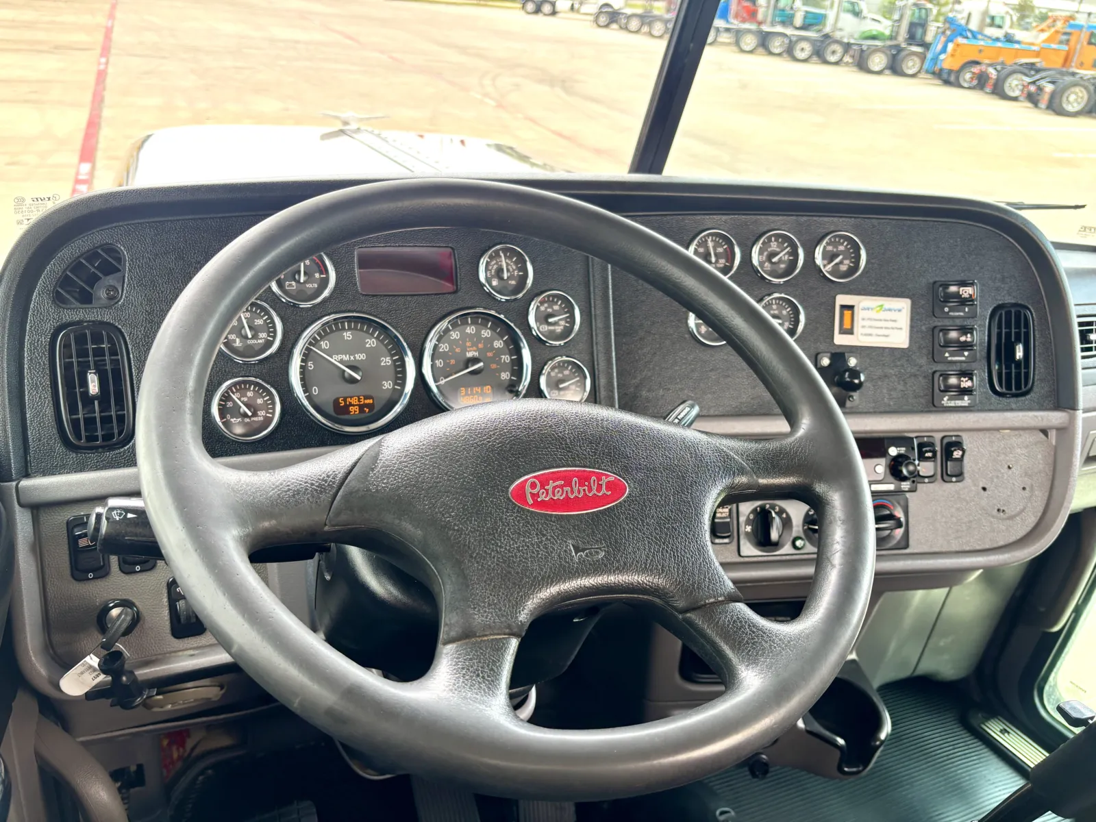 2022 Peterbilt 389 - image 16