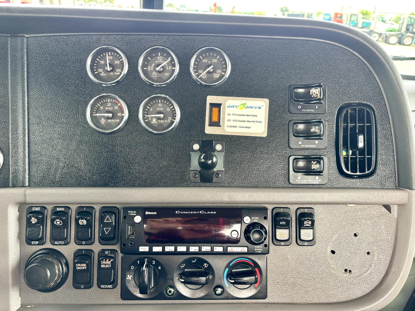 2022 Peterbilt 389 - image 18