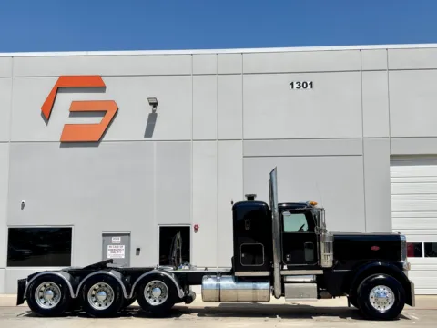 Another view of 2019 PETERBILT 389 for sale in Hutchins, TX at Forge Truck Centers - Texas