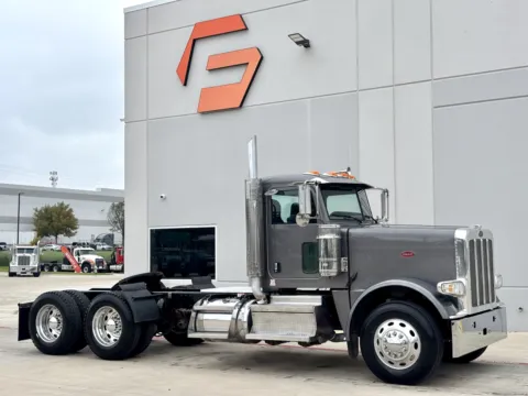 2022 PETERBILT 389 for sale in Hutchins, TX