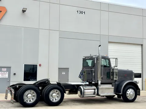 More photos of 2022 PETERBILT 389 at Forge Truck Centers - Texas, TX