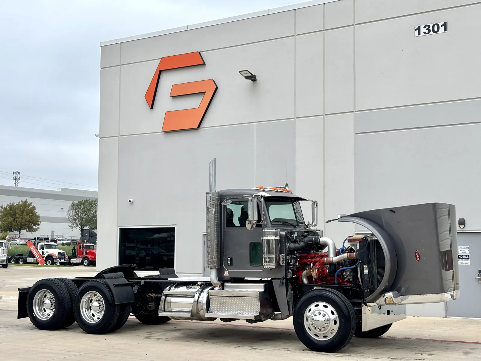 2022 Peterbilt 389 - image 9