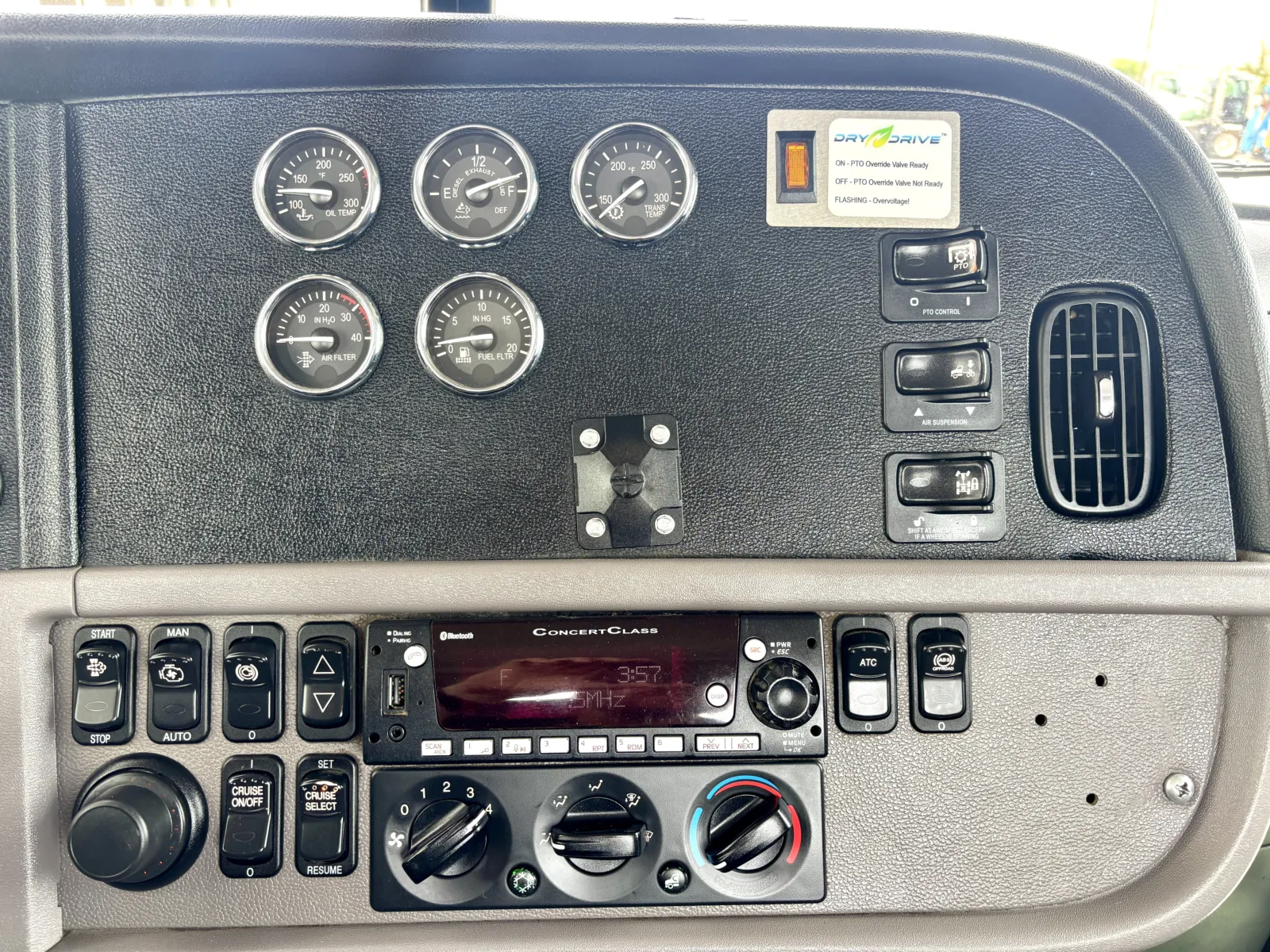 2022 Peterbilt 389 - image 18