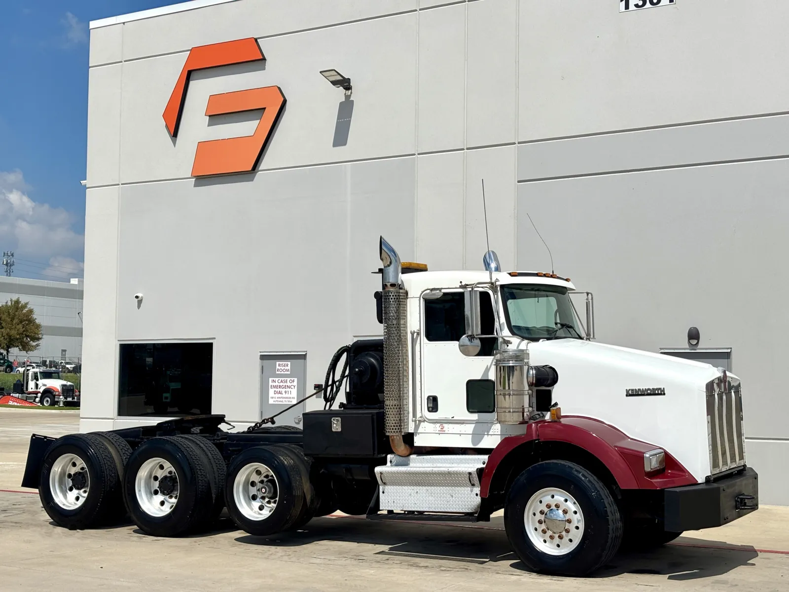 2008 Kenworth T800 - image 1