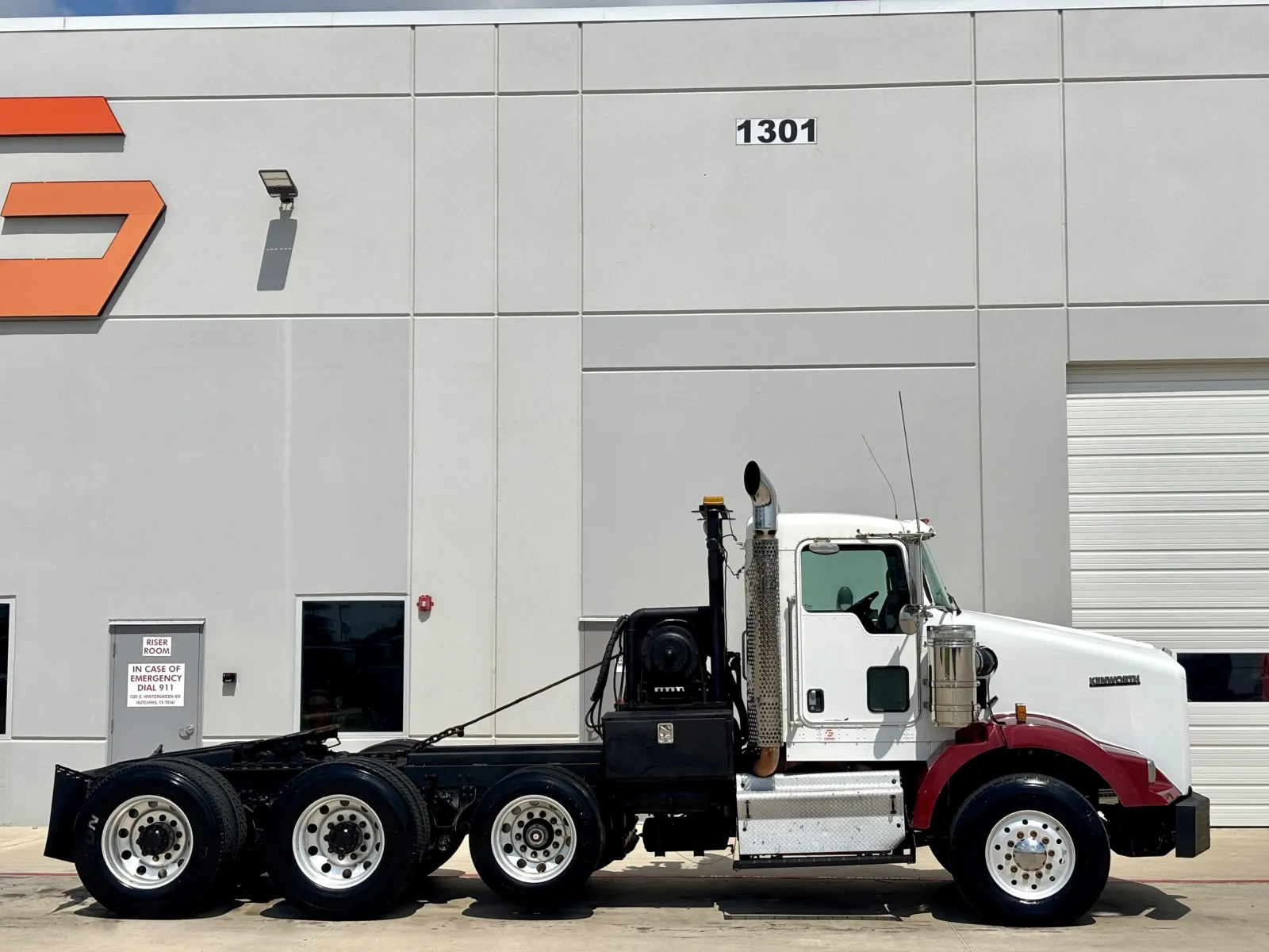 2008 Kenworth T800 - image 3