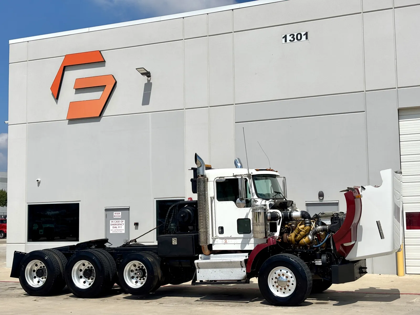 2008 Kenworth T800 - image 9