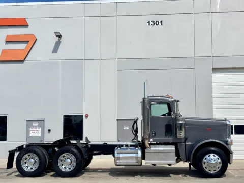 Another view of 2022 PETERBILT 389 for sale in Hutchins, TX at Forge Truck Centers - Texas