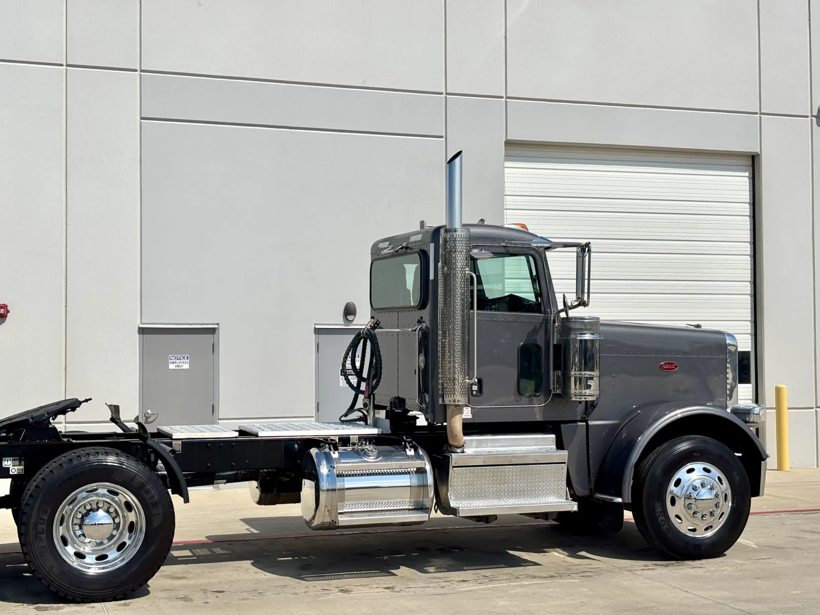 2022 Peterbilt 389 - image 7
