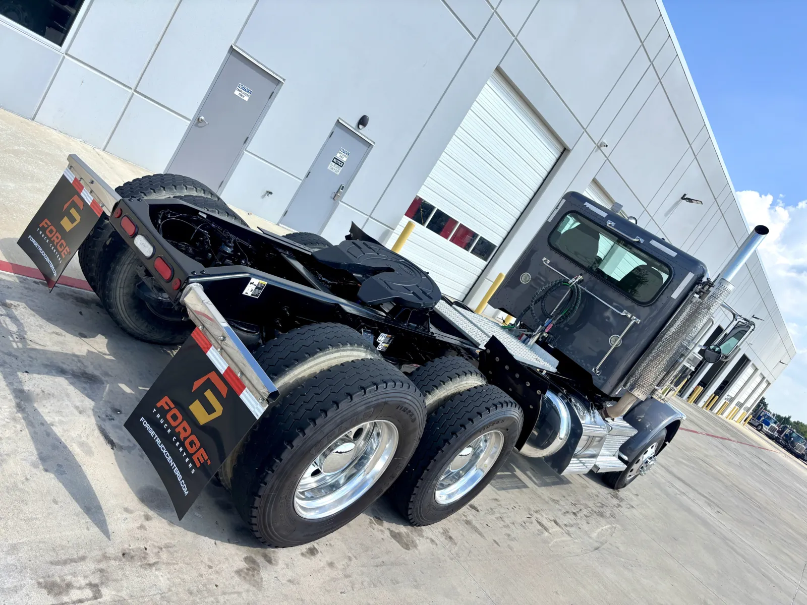 2022 Peterbilt 389 - image 11