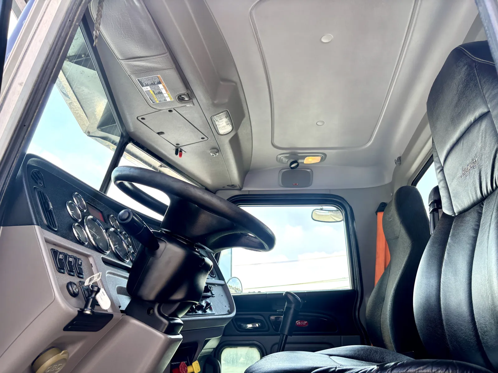 2022 Peterbilt 389 - image 14