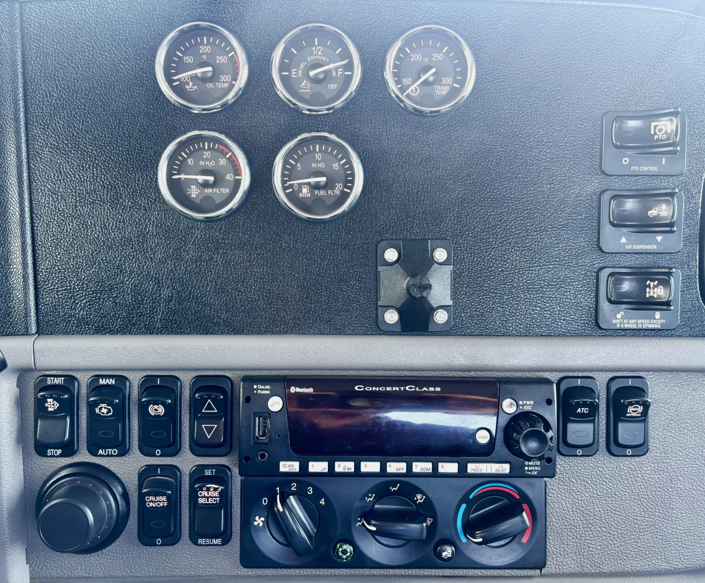 2022 Peterbilt 389 - image 18