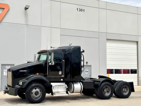 Photos of 2002 KENWORTH T800 for sale in Hutchins, TX at Forge Truck Centers - Texas