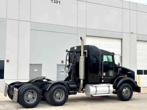 More photos of 2002 KENWORTH T800 at Forge Truck Centers - Texas, TX