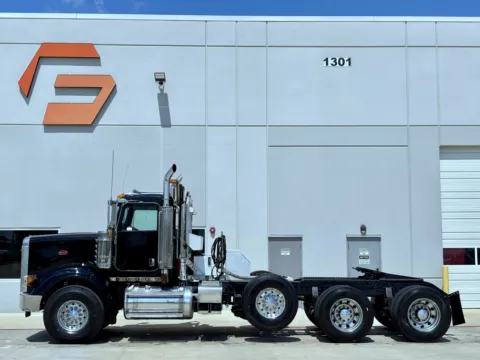 More photos of 2007 PETERBILT 357 at Forge Truck Centers - Texas, TX