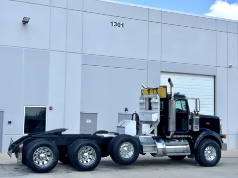 More photos of 2007 PETERBILT 357 at Forge Truck Centers - Texas, TX