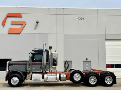 More photos of 2021 PETERBILT 389 at Forge Truck Centers - Texas, TX