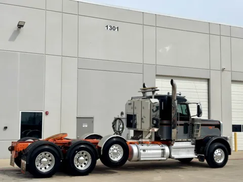 More photos of 2021 PETERBILT 389 at Forge Truck Centers - Texas, TX