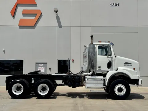 Another view of 2013 WESTERN STAR 4800 for sale in Hutchins, TX at Forge Truck Centers - Texas