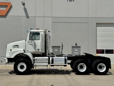 More photos of 2013 WESTERN STAR 4800 at Forge Truck Centers - Texas, TX