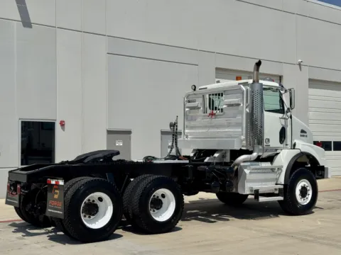 More photos of 2013 WESTERN STAR 4800 at Forge Truck Centers - Texas, TX