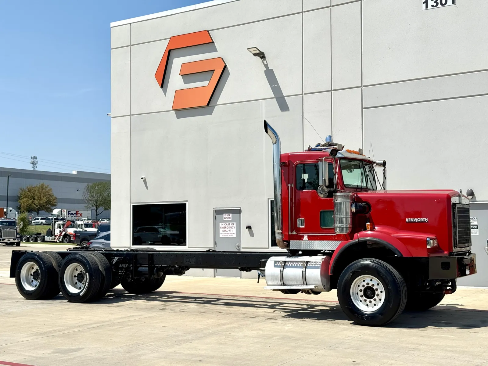 1999 KENWORTH C500 for sale in Hutchins, TX