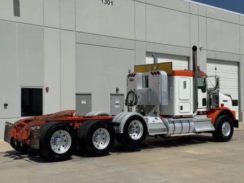 More photos of 2019 KENWORTH T800 at Forge Truck Centers - Texas, TX