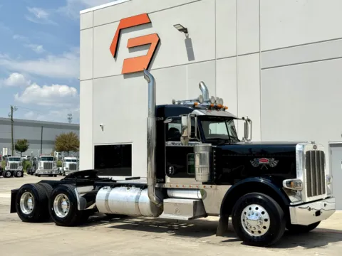 2015 PETERBILT 389 for sale in Hutchins, TX