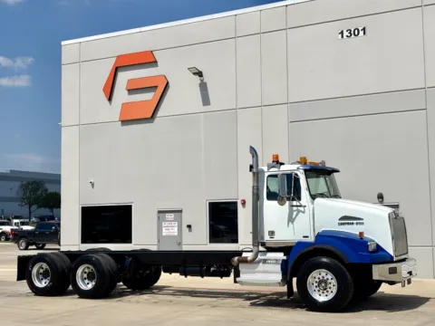 2011 WESTERN STAR 4900 for sale in Hutchins, TX