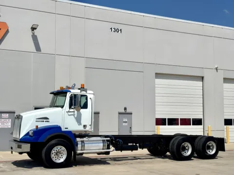 Photos of 2011 WESTERN STAR 4900 for sale in Hutchins, TX at Forge Truck Centers - Texas