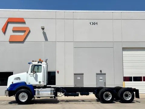 More photos of 2011 WESTERN STAR 4900 at Forge Truck Centers - Texas, TX