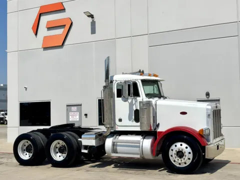 2002 PETERBILT 378 for sale in Hutchins, TX