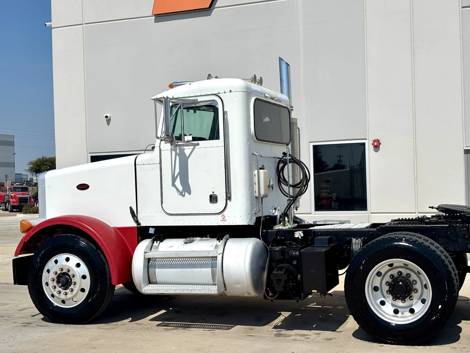 2002 Peterbilt - image 8