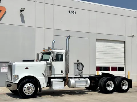Photos of 2020 PETERBILT 389 for sale in Hutchins, TX at Forge Truck Centers - Texas