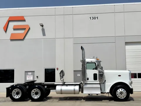 Another view of 2020 PETERBILT 389 for sale in Hutchins, TX at Forge Truck Centers - Texas