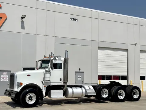 Photos of 2009 PETERBILT 367 for sale in Hutchins, TX at Forge Truck Centers - Texas
