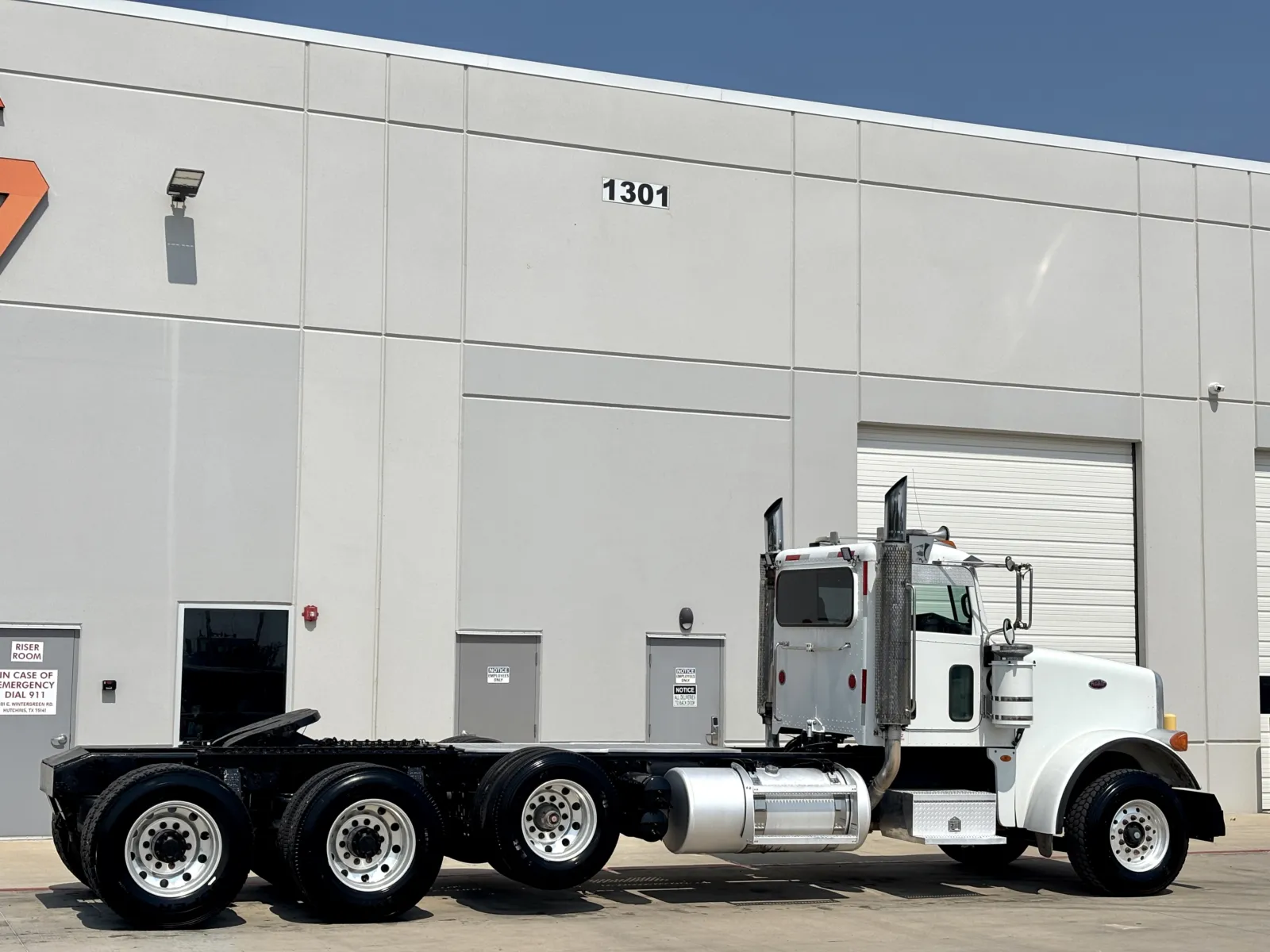 2009 Peterbilt - image 5