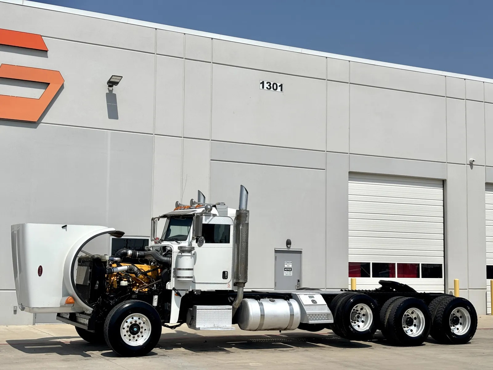 2009 Peterbilt - image 10