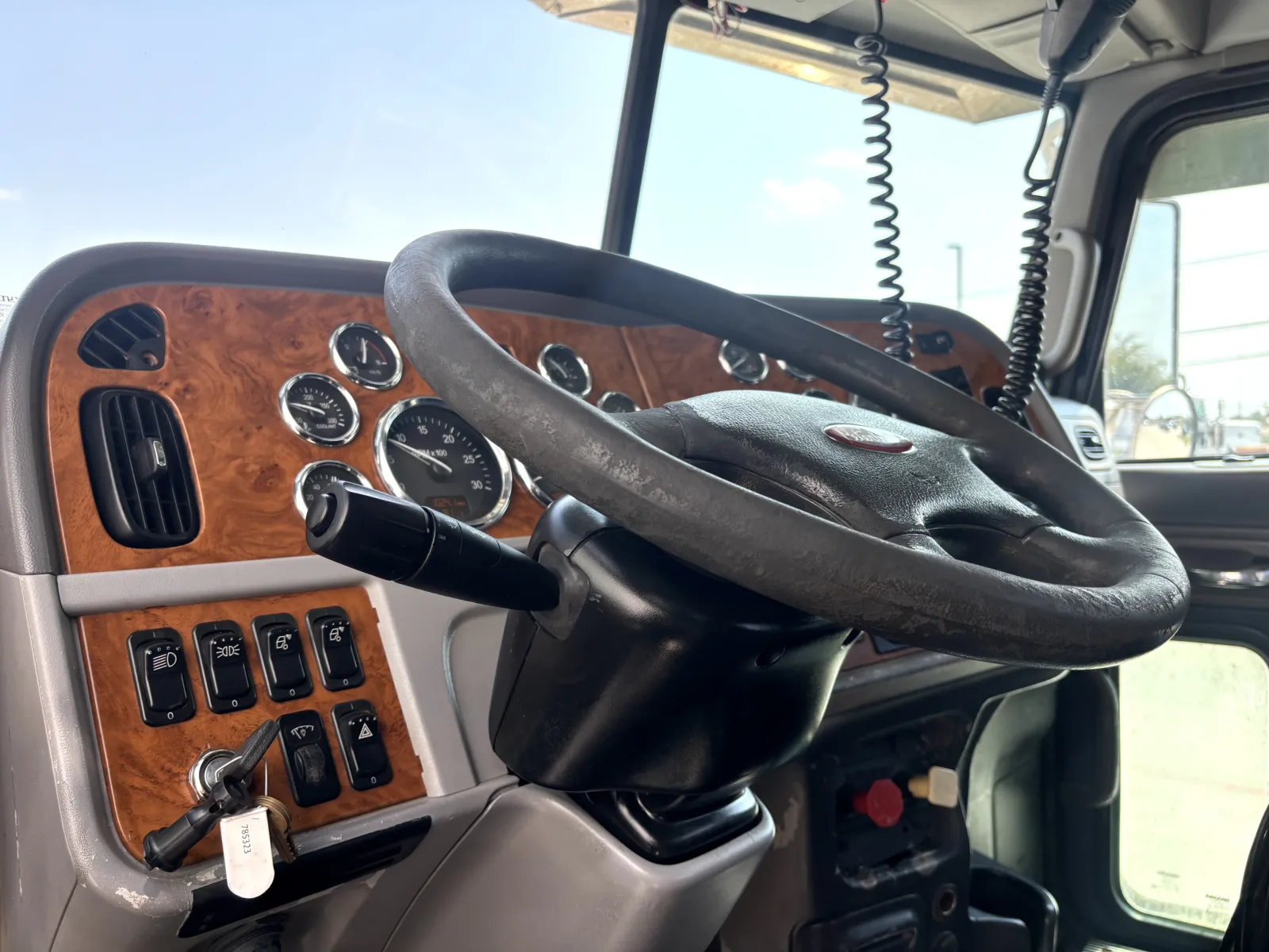 2009 Peterbilt - image 15