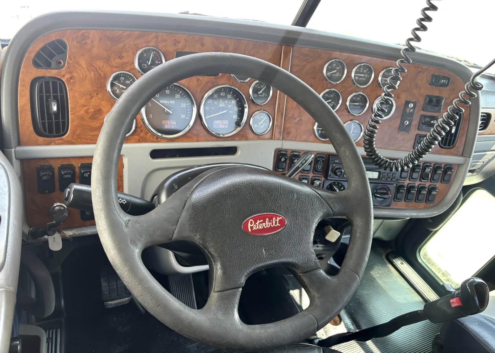 2009 Peterbilt - image 16