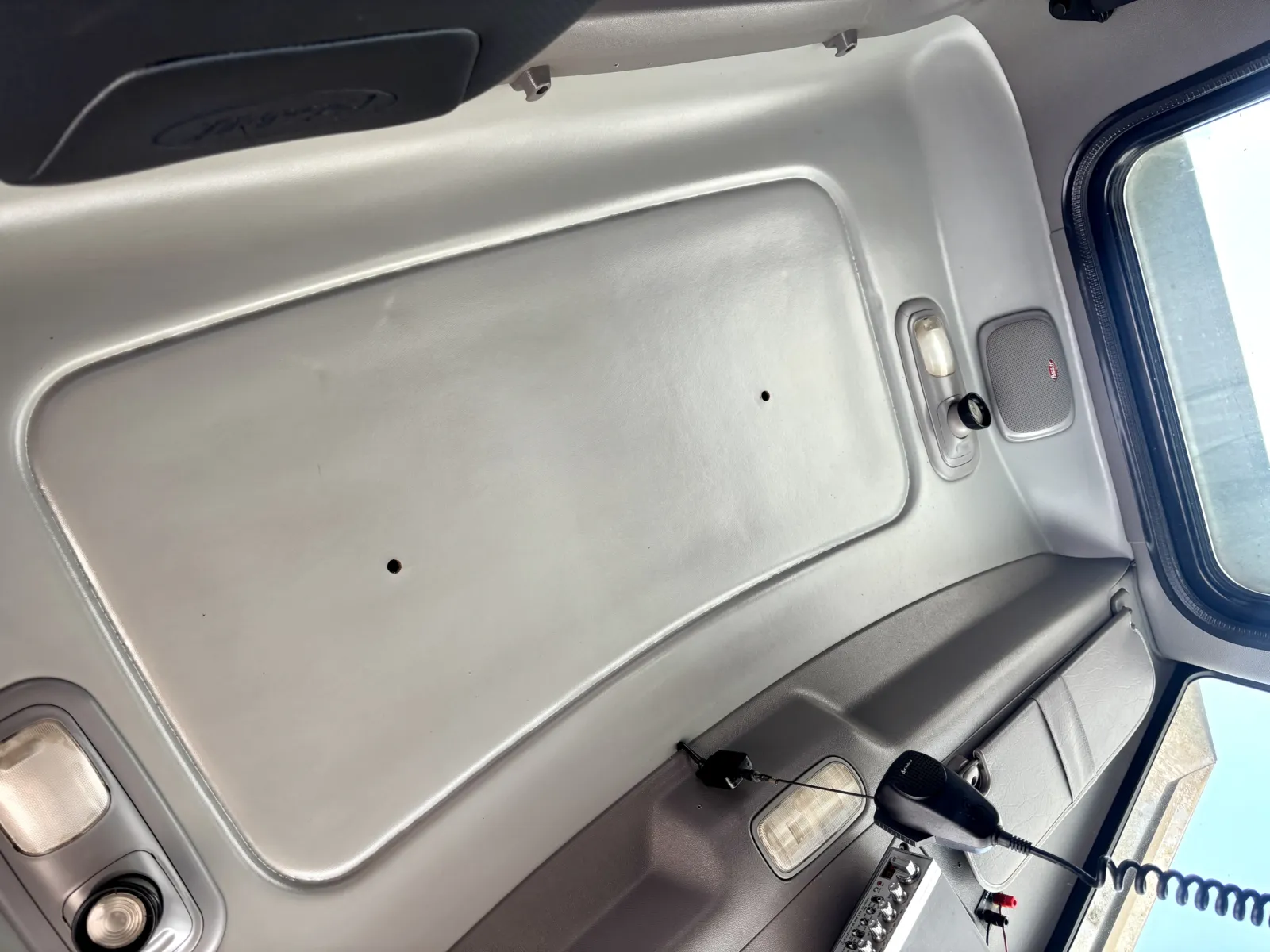 2009 Peterbilt - image 21