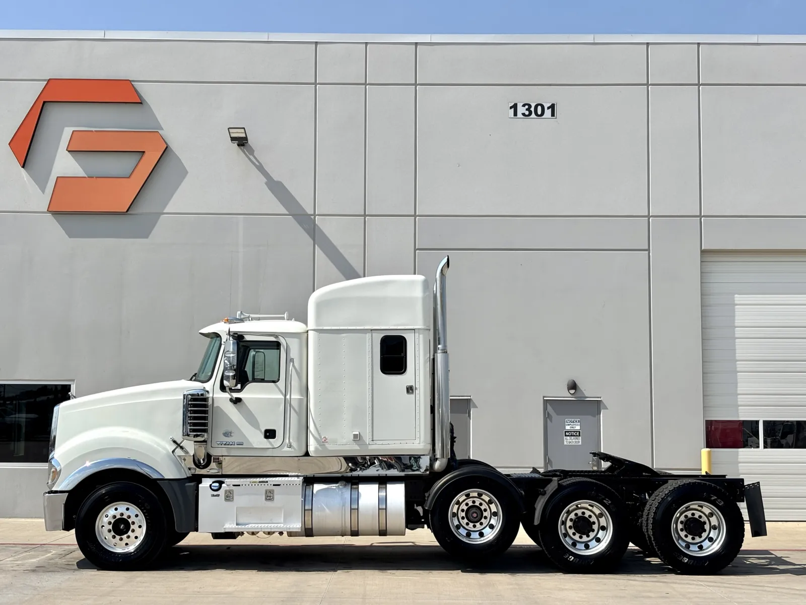 2012 Mack - image 4
