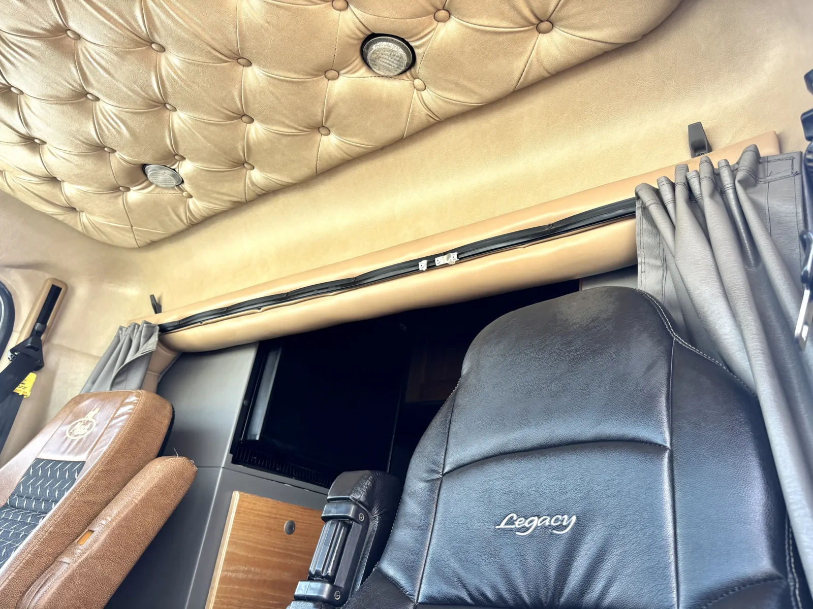 2012 Mack - image 20