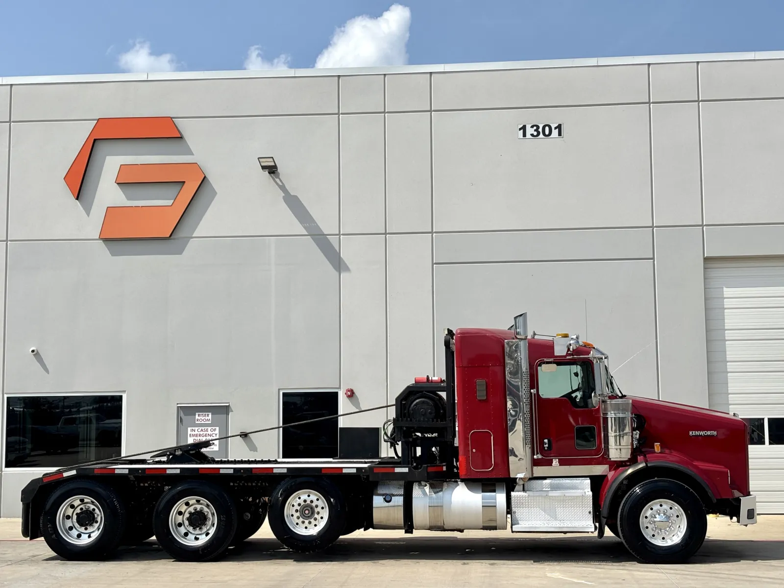 2012 Kenworth T800 - image 3