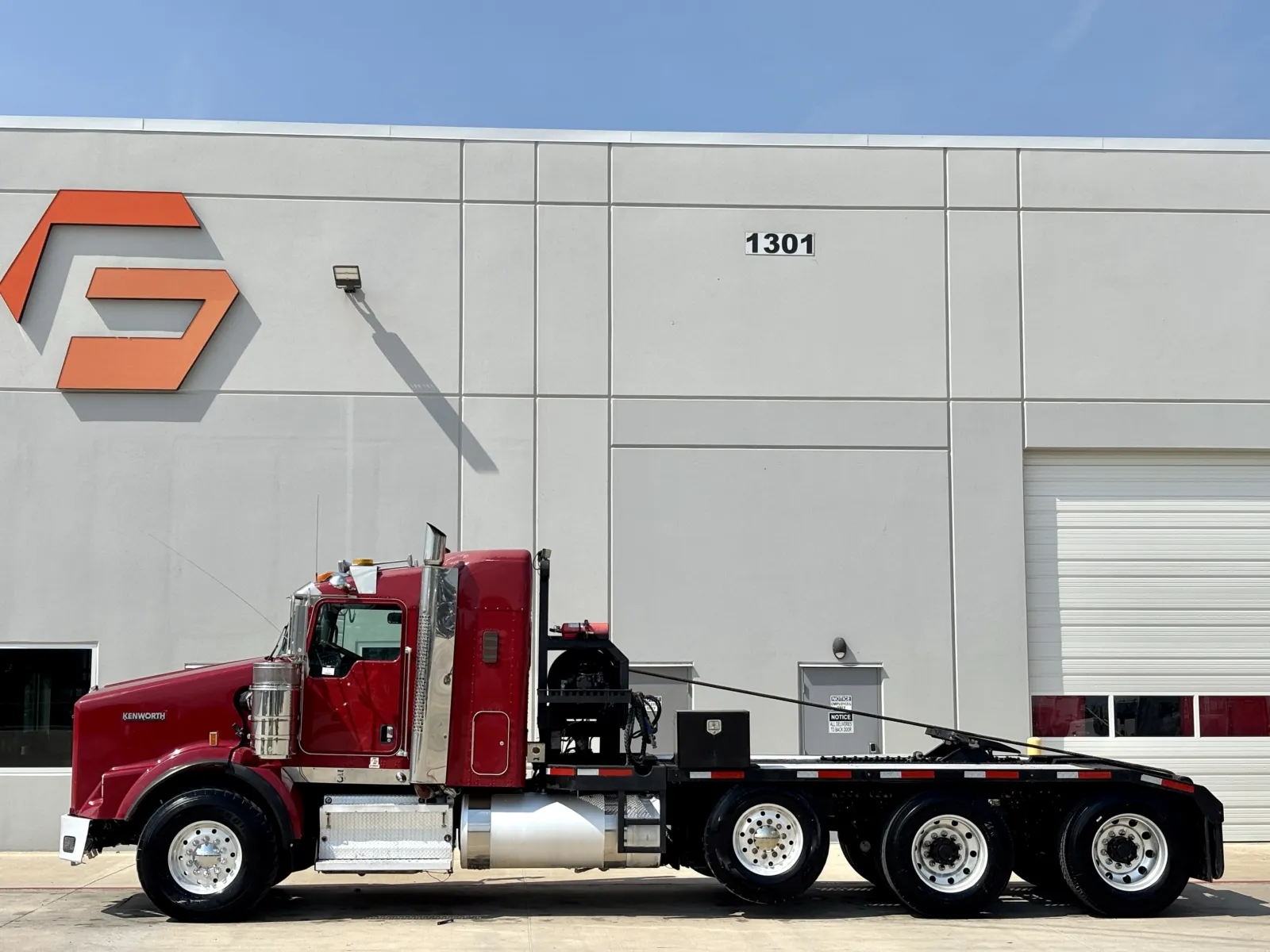 2012 Kenworth T800 - image 4